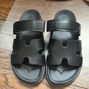 Shuflie sandal black with black sole never worn